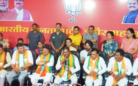 कांग्रेस नेताओ ने अक्षय कांति बम के कांग्रेस छोड़ कर बीजेपी पर शामिल होने पर कही ये बड़ी बात