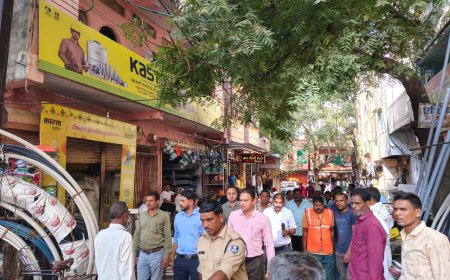 SDM ने बीनागंज बाजार में अवैध आतिशबाजी विक्रय के संबंध में दुकानों की जांच
