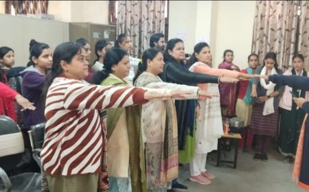 कस्तूरबा कन्या महाविद्यालय में वीर बाल दिवस पर छात्राओं को दिखाई डॉक्यूमेंट्री