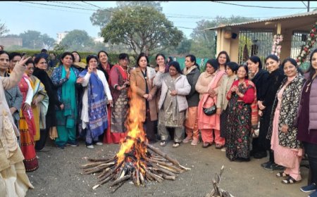 पंजाबी महिला समिति ने धूमधाम से मनाया लोहड़ी पर्व