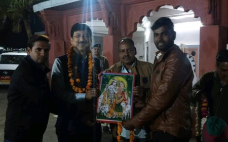 Guna News: गौ रक्षा टीम ने नव नियुक्त कलेक्टर से सर्किट हाउस में की मुलाकात