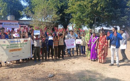 रेड हैंड डे पर लाल हांथ कर दस्तक बाल समूह ने की शांति सुरक्षा की अपील