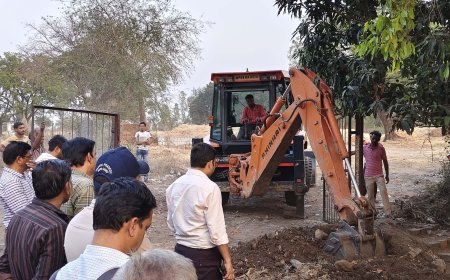 ग्राम बरखेड़ा गिर्द में शासकीय भूमि से हटाया गया अतिक्रमण