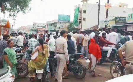 Jabalpur News: खाद की किल्लत से भड़के किसानों ने कर दिया चक्का जाम