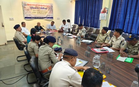 गुना पुलिस कंट्रोल रूम में कमजोर वर्गों के प्रति संवेदनशीलता विषय पर सेमीनार में विवेचना अधिकारियों को दिया प्रशिक्षण