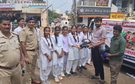 दो पहिया वाहन चालकों के लिए सड़क सुरक्षा जागरूकता कार्यक्रम