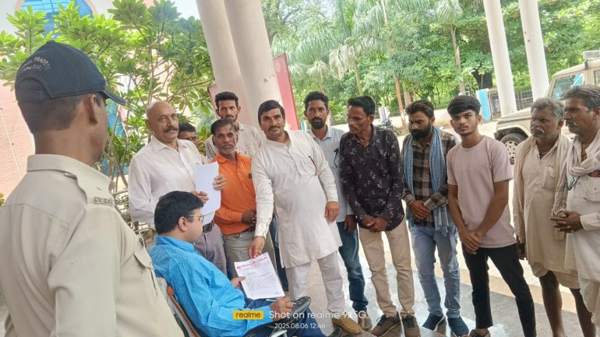 अतिवृष्टि से हुए नुकसान पर मुआवजे की मांग को लेकर कृषि एवं ग्रामीण मजदूर संघ ने मुख्यमंत्री के नाम सौंपा ज्ञापन