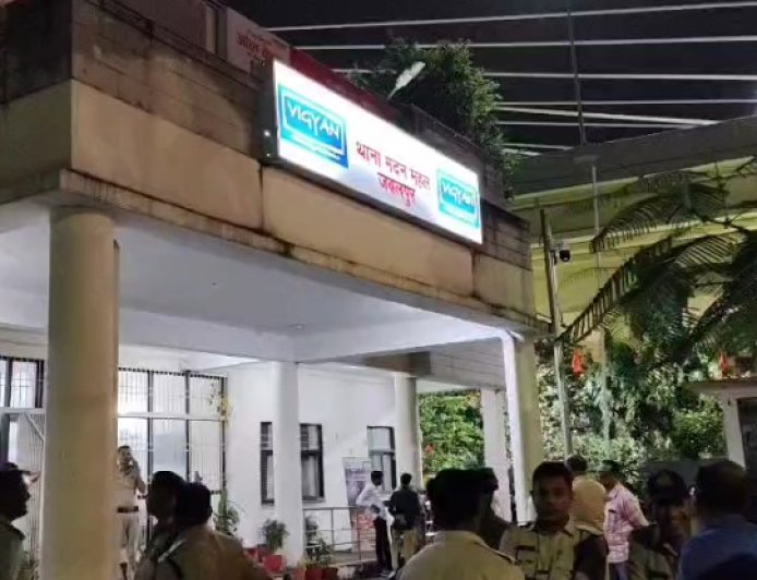 Jabalpur News :  दो अधिवक्ताओं पर कांस्टेबल का हमला, एक का पैर फैक्चर, दूसरे को भी चोट